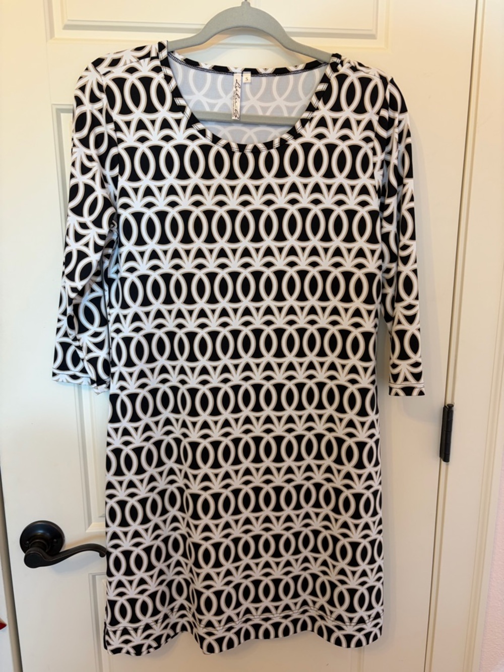 Black & White LULU B Geometric Shift Dress - Women